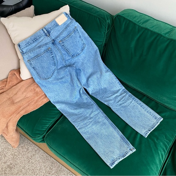 Everlane The ‘90s Cheeky Jean in Light Vintage Wash - Picture 10 of 11